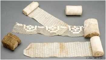 Above image, courtesy of the Wellcome Institute shows typical World War One dressings. The dressing in the bottom left hand corner is made from sphagnum moss.