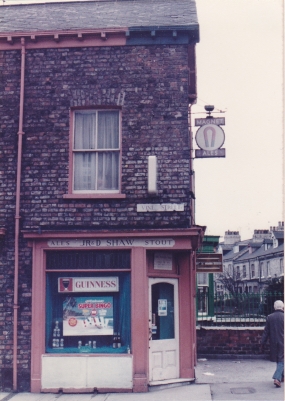 J R & D Shaw off licence