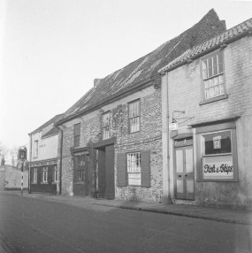 Victor St 1940s YPP Sandie Nicholson