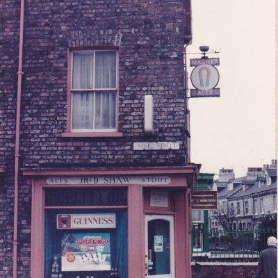 J R & D Shaw off licence